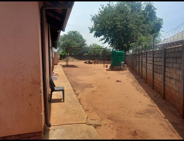 3 BEDROOM HOUSE FOR SALE IN GEELHOUTPARK